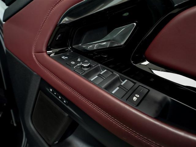 レンジローバーイヴォーク R-ダイナミック HSE ブラックパック パノラマSR アンビエント HUD ブラックルーフ ステアリングヒーター MERIDIAN 20AW(22枚目)