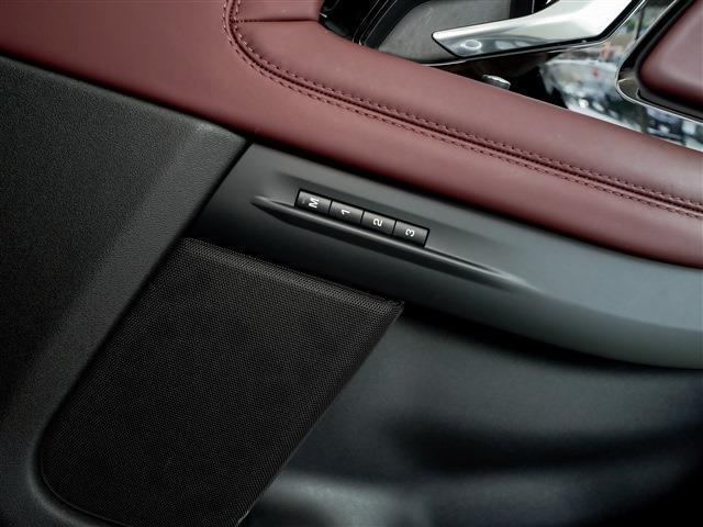 レンジローバーイヴォーク R-ダイナミック HSE ブラックパック パノラマSR アンビエント HUD ブラックルーフ ステアリングヒーター MERIDIAN 20AW(24枚目)