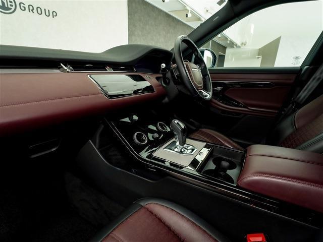 レンジローバーイヴォーク R-ダイナミック HSE ブラックパック パノラマSR アンビエント HUD ブラックルーフ ステアリングヒーター MERIDIAN 20AW(26枚目)