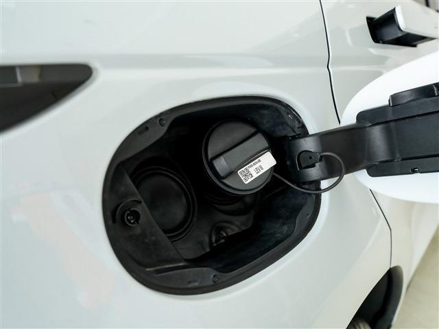 レンジローバーイヴォーク R-ダイナミック HSE ブラックパック パノラマSR アンビエント HUD ブラックルーフ ステアリングヒーター MERIDIAN 20AW(37枚目)