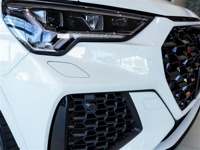 RS Q3 スポーツバック ベースグレード ブラックスタイリング KWV3 RSエギゾースト RSデザイン レッドキャリパー SONOSサウンド 21AW(7枚目)