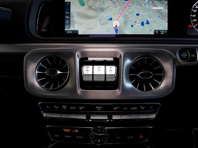Ｇクラス Ｇ４００ｄ　マヌファクトゥーアエディション　ナイトＰＫＧ　ブラック／グレーダイヤステッチシート　ラグジュアリーＰＫＧ　　ブラックペイント２０ＡＷ（20枚目）
