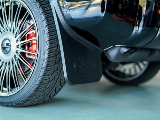 ディフェンダー 　電動サイドステップ　パノラマＳＲ　ブラックパック　エアサス　　ＭＥＲＩＤＥＡＮサウンド　ＶＯＳＥＥＮ２４ＡＷ（6枚目）