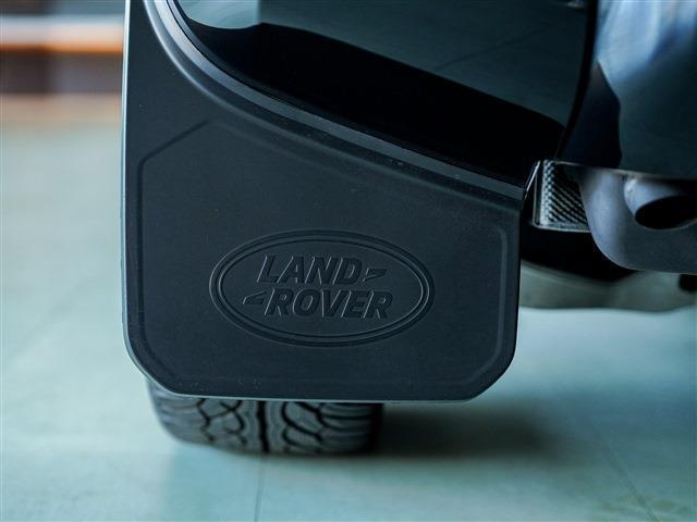 ディフェンダー 　電動サイドステップ　パノラマＳＲ　ブラックパック　エアサス　　ＭＥＲＩＤＥＡＮサウンド　ＶＯＳＥＥＮ２４ＡＷ（7枚目）