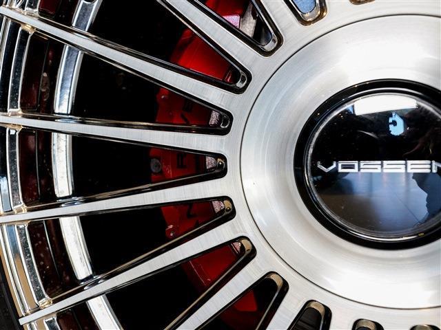 ディフェンダー 　電動サイドステップ　パノラマＳＲ　ブラックパック　エアサス　　ＭＥＲＩＤＥＡＮサウンド　ＶＯＳＥＥＮ２４ＡＷ（10枚目）