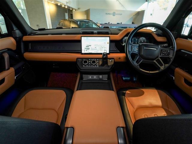 ディフェンダー 　電動サイドステップ　パノラマＳＲ　ブラックパック　エアサス　　ＭＥＲＩＤＥＡＮサウンド　ＶＯＳＥＥＮ２４ＡＷ（13枚目）