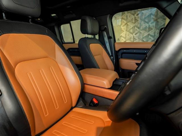 ディフェンダー 　電動サイドステップ　パノラマＳＲ　ブラックパック　エアサス　　ＭＥＲＩＤＥＡＮサウンド　ＶＯＳＥＥＮ２４ＡＷ（15枚目）