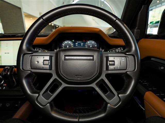 ディフェンダー 　電動サイドステップ　パノラマＳＲ　ブラックパック　エアサス　　ＭＥＲＩＤＥＡＮサウンド　ＶＯＳＥＥＮ２４ＡＷ（17枚目）