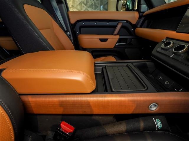 ディフェンダー 　電動サイドステップ　パノラマＳＲ　ブラックパック　エアサス　　ＭＥＲＩＤＥＡＮサウンド　ＶＯＳＥＥＮ２４ＡＷ（22枚目）