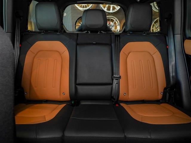 ディフェンダー 　電動サイドステップ　パノラマＳＲ　ブラックパック　エアサス　　ＭＥＲＩＤＥＡＮサウンド　ＶＯＳＥＥＮ２４ＡＷ（33枚目）