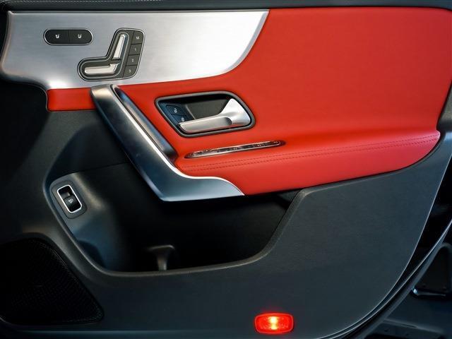 ＣＬＡクラス ＣＬＡ４５　Ｓ　４マチック＋　パノラマＳＲ　ＡＭＧアドバンスドＰＫＧ　ＡＭＧパフォーマンスＰＫＧ　レーダーセーフティーＰＫＧ　ナビＰＫＧ（22枚目）