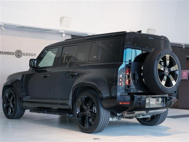 ディフェンダー １１０Ｘ－ダイナミックＨＳＥ　Ｄ３００　エアサスペンションパック　ＨＵＤ　ブッラクパック　コールドパック　キャビンライティング　２２ＡＷ（4枚目）