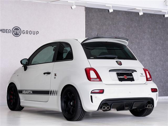 アバルト５９５ コンペティツィオーネ　ＫＷ車高調　バックカメラ　サベルト製シート　ブレンボ製キャリパー　社外鍛造１６ＡＷ（4枚目）