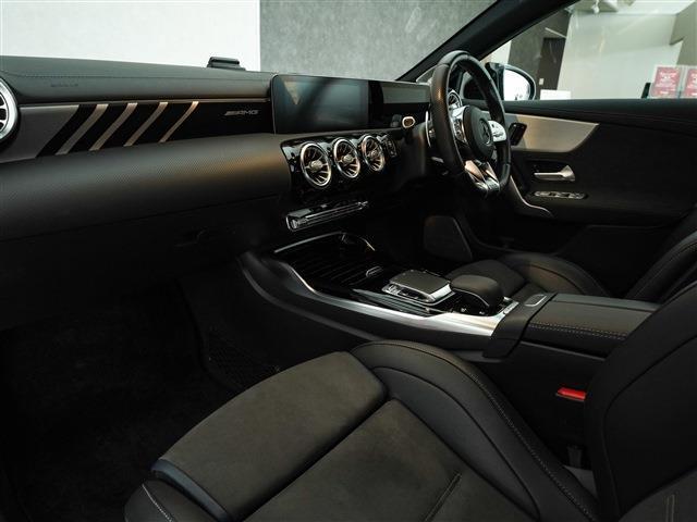 ���C�h�f�B�X�v���C���������i�I�ȃR�b�N�s�b�g�B