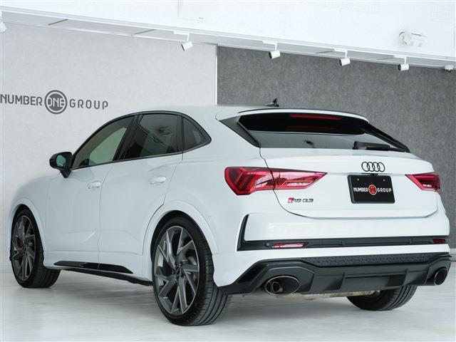 RS Q3 スポーツバック ベースグレード KW車高調 社外スピーカー RSデザインPKG ブラックスタイルPKG スポーツエキゾースト レッドキャリパー 21AW(4枚目)