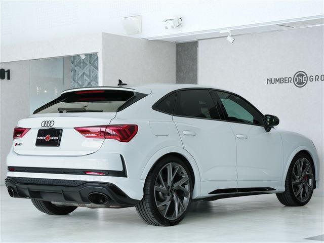 RS Q3 スポーツバック ベースグレード KW車高調 社外スピーカー RSデザインPKG ブラックスタイルPKG スポーツエキゾースト レッドキャリパー 21AW(5枚目)