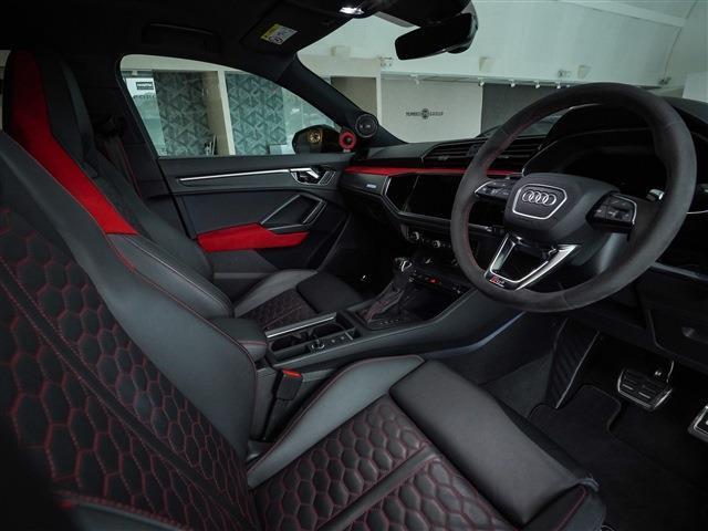 RS Q3 スポーツバック ベースグレード KW車高調 社外スピーカー RSデザインPKG ブラックスタイルPKG スポーツエキゾースト レッドキャリパー 21AW(12枚目)