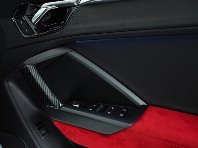 RS Q3 スポーツバック ベースグレード KW車高調 社外スピーカー RSデザインPKG ブラックスタイルPKG スポーツエキゾースト レッドキャリパー 21AW(20枚目)