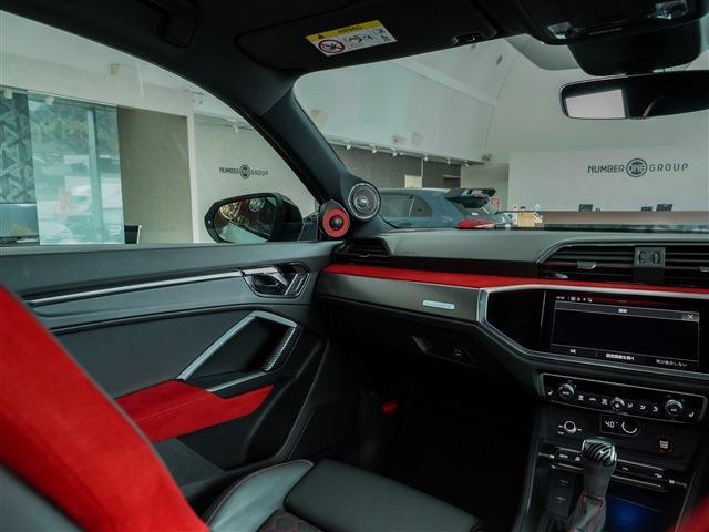 RS Q3 スポーツバック ベースグレード KW車高調 社外スピーカー RSデザインPKG ブラックスタイルPKG スポーツエキゾースト レッドキャリパー 21AW(27枚目)