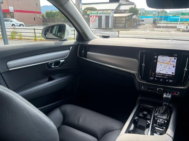 Ｖ９０ Ｄ４　モメンタム　黒革　ディーゼル（12枚目）