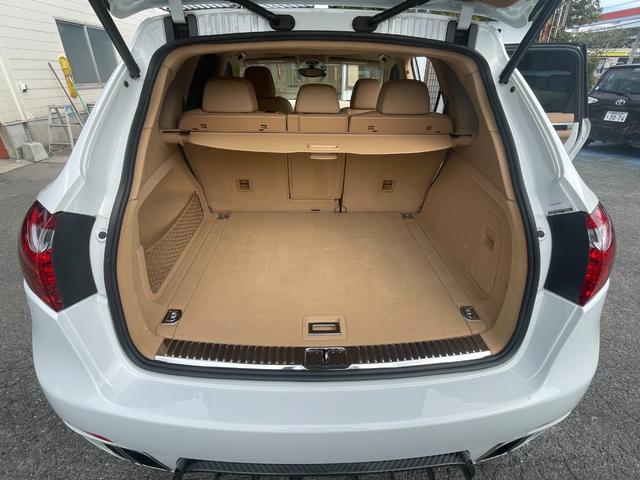 カイエン ベースグレード　ＭＡＮＳＯＲＹキット　スポーツクロノＰＫＧ（74枚目）