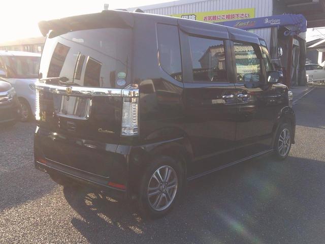 �O���́A���Ђ̐��X�^�b�t���A���C���Ƃ�����A�{�f�B�����܂Œ��J�Ɏd�グ���s���Ă���܂��I�i���ɂ́A���M�������Ă���܂��I