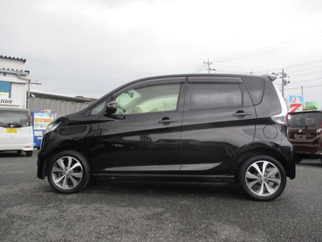 �����i�V�[�g�E�C���p�l����E�V�䕔�����j�́A���Ђ̐��X�^�b�t���A���J�ɃN���[�j���O���Ă���܂��I�i���ɂ́A���M�������Ă���܂��I