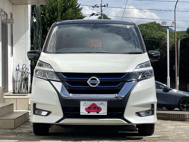 セレナ ｅ－パワー　ハイウェイスターＶ　セーフティパックＡ／アダブティブクルーズコントロール／フリップダウンモニター／両側電動スライドドア／アラウンドビューモニター／純正ナビ／フルセグＴＶ／インテリジェントキー／ＥＴＣ／１年保証付き／（3枚目）