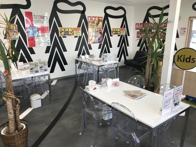 セレナ ｅ－パワー　ハイウェイスターＶ　セーフティパックＡ／アダブティブクルーズコントロール／フリップダウンモニター／両側電動スライドドア／アラウンドビューモニター／純正ナビ／フルセグＴＶ／インテリジェントキー／ＥＴＣ／１年保証付き／（54枚目）