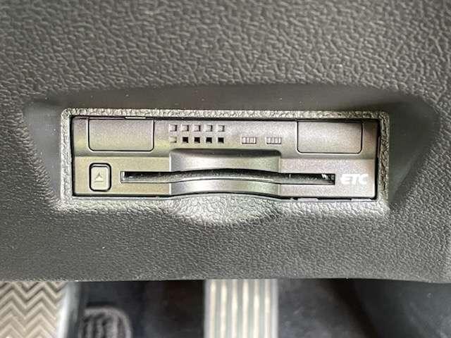 プリウス Ｓ　ワンオーナー／禁煙車／セーフティセンス／アダブティブクルーズコントロール／パナソニック製ナビ／フルセグＴＶ／バックカメラ／ＬＥＤヘッドライト／スマートキー／ＥＴＣ／純正１５インチＡＷ／横滑り防止装置／（15枚目）