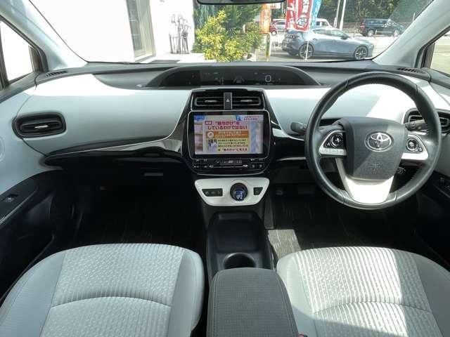 プリウス Ｓ　ワンオーナー／禁煙車／セーフティセンス／アダブティブクルーズコントロール／パナソニック製ナビ／フルセグＴＶ／バックカメラ／ＬＥＤヘッドライト／スマートキー／ＥＴＣ／純正１５インチＡＷ／横滑り防止装置／（17枚目）