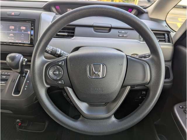 フリード＋ Ｇ　禁煙車／純正ＳＳＤナビ／フルセグ地デジ／バックカメラ／両側電動スライドドア／スマートキー／純正１５インチアルミ／ドライブレコーダー／横滑り防止装置／ＥＴＣ／スマートキー／パワーウィンドウ／パワステ／（11枚目）