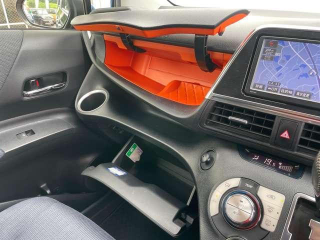 シエンタ Ｇ　禁煙車／衝突被害軽減ブレーキ／両側電動スライドドア／純正ＳＳＤナビ／ワンセグＴＶ／Ｂｌｕｅｔｏｏｔｈ／バックカメラ／ＬＥＤヘッドライト／ＥＴＣ／スマートキー／オートエアコン／パワステ／横滑り防止装置／（17枚目）