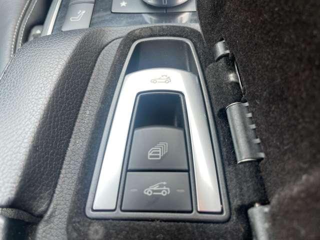 Ｅクラス Ｅ２５０カブリオレＡＭＧスポーツＰｋ　禁煙車／フル装備／ＡＢＳ／Ｗエアバック／純正ＨＤＤナビ／ＤＴＶ／バックカメラ／ＬＥＤヘッドライト／黒革シート／シートヒーター／純正１８インチアルミホイール／オートライト／ＥＴＣ／スマートキー／（17枚目）