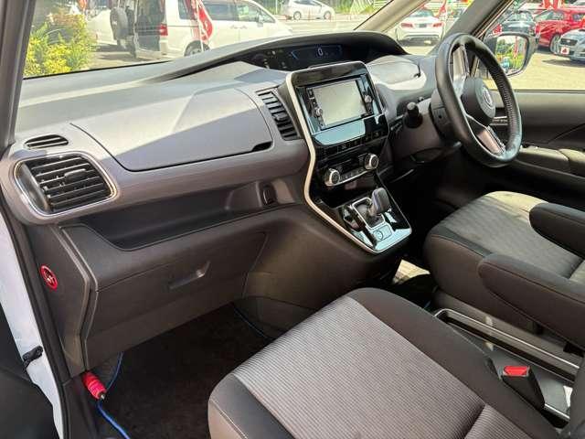 セレナ ｅ－パワー　ハイウェイスターＶ　ワンオーナー／禁煙車／衝突被害軽減ブレーキ／アラウンドビューモニター／純正ナビ／フルセグＴＶ／Ｂｌｕｅｔｏｏｔｈ対応／バックカメラ／クルーズコントロール／ハンズフリーパワースライドドア／ＥＴＣ／（25枚目）