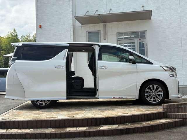 ヴェルファイア ２．５Ｚ　Ａエディション　ワンオーナー／禁煙車／衝突被害軽減ブレーキ／アダブティブクルーズコントロール／パノラミックビュー／メーカーナビ／Ｂｌｕｅｔｏｏｔｈ／バックカメラ／ＥＴＣ／ＪＢＬプレミアムサウンドシステム／ＥＴＣ２．０（5枚目）