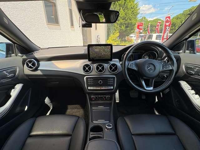 ＧＬＡクラス ＧＬＡ２２０　４マチック　４ＷＤ　４ＷＤ／禁煙車／車検Ｒ９年２月／アダプティブクルーズコントロール／パノラマルーフ／ハーマンカードン／ナビ／ＤＴＶ／黒革／Ｐゲート／ＬＥＤヘッドライト／ＢＳＭ／レザーエクスクルーシブ／シートヒーター／（4枚目）