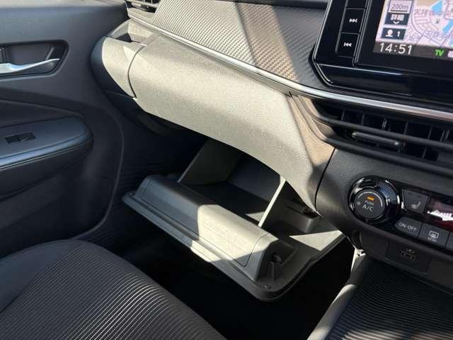 ノート １．２Ｘ　５名　★禁煙車★ＬＥＤヘッドライト★シートヒーター★ステアリングヒーター★純正ＳＳＤナビ★クリアランスソナー★エマージェンシーブレーキ★レーンキープ★フルセグ★（19枚目）