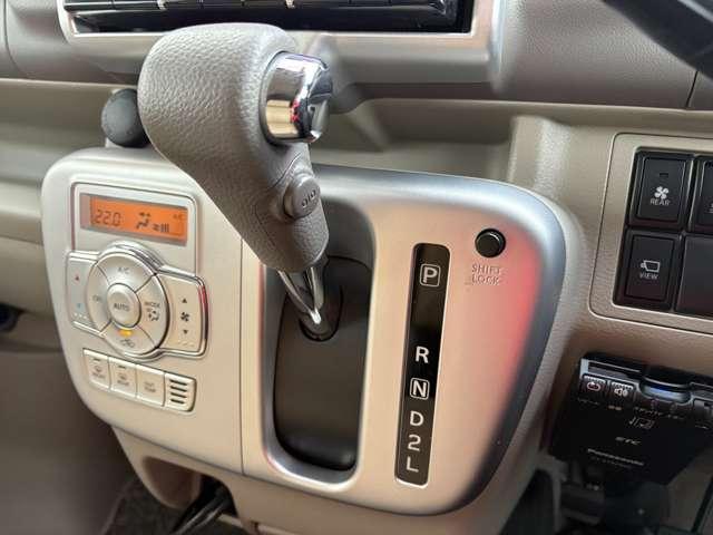 エブリイワゴン ＰＺターボスペシャル　禁煙車／両側電動スライドドア／オートステップ付き／ＨＩＤヘッドライト／社外１５インチアルミホイール／ハイルーフ／ＳＳＤナビ／フルセグＴＶ／バックカメラ／ＥＴＣ／スマートキー／ステアリングスイッチ／（12枚目）