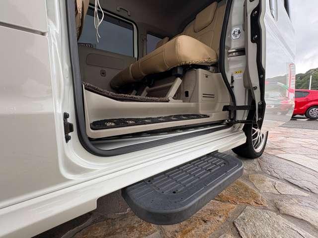 エブリイワゴン ＰＺターボスペシャル　禁煙車／両側電動スライドドア／オートステップ付き／ＨＩＤヘッドライト／社外１５インチアルミホイール／ハイルーフ／ＳＳＤナビ／フルセグＴＶ／バックカメラ／ＥＴＣ／スマートキー／ステアリングスイッチ／（18枚目）