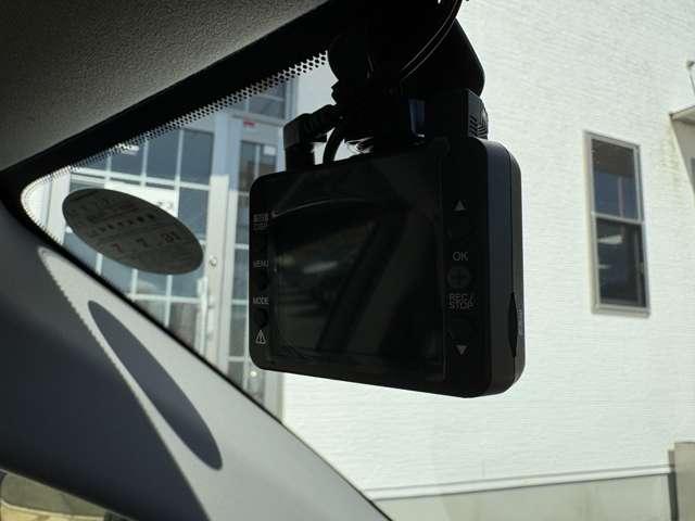 IS IS300h バージョンL 禁煙車/SR/レザーシート/純正SSDナビ/フルセグTV/Bluetooth対応/LEDヘッドライト/純正18AW/クリアランスソナー/ETC/ベンチレーション/アダプティブクルーズコントロール/(30枚目)