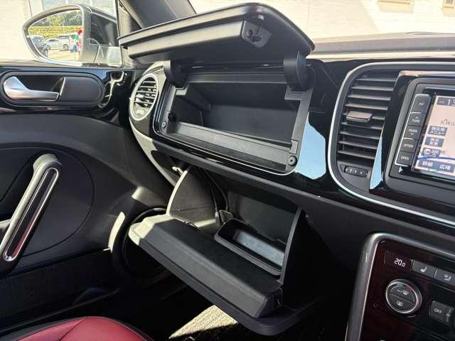 ザ・ビートル Rラインマイスター 禁煙車/専用レザーシート/BSM/純正SSDナビ/Bカメラ/スマキ―/ドラレコ/前後ソナー/HIDライト/純正18AW/シートヒーター/フルセグDTV/リアスポイラー/(20枚目)