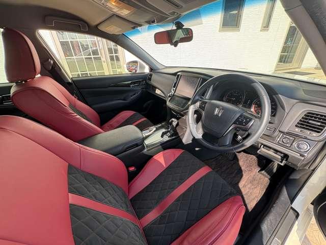 【運転席】運転がしたくなるワクワクする空間ですね★