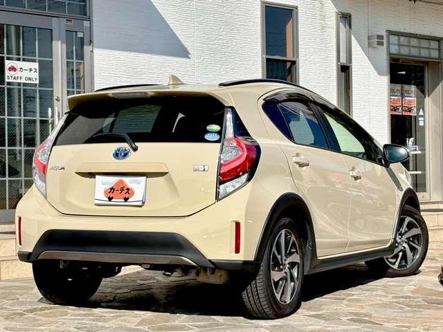 アクア １．５クロスオーバー　５名　★純正ＳＳＤナビ★フルセグＤＴＶ★バックカメラ★ハーフレザーシート★ＬＥＤヘッドライト★スマートキー★純正１６インチアルミ★（2枚目）