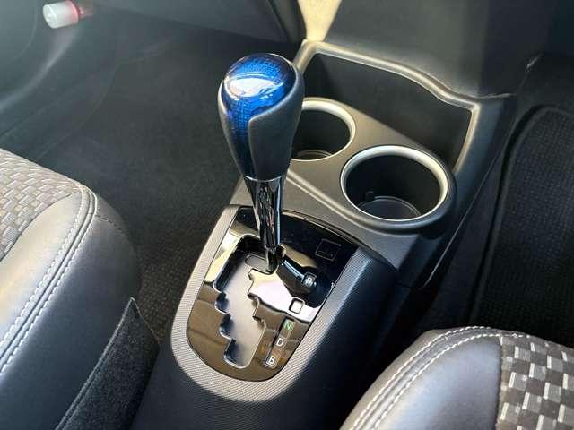 アクア １．５クロスオーバー　５名　★純正ＳＳＤナビ★フルセグＤＴＶ★バックカメラ★ハーフレザーシート★ＬＥＤヘッドライト★スマートキー★純正１６インチアルミ★（12枚目）