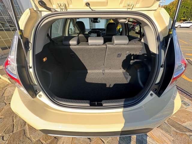 アクア １．５クロスオーバー　５名　★純正ＳＳＤナビ★フルセグＤＴＶ★バックカメラ★ハーフレザーシート★ＬＥＤヘッドライト★スマートキー★純正１６インチアルミ★（28枚目）