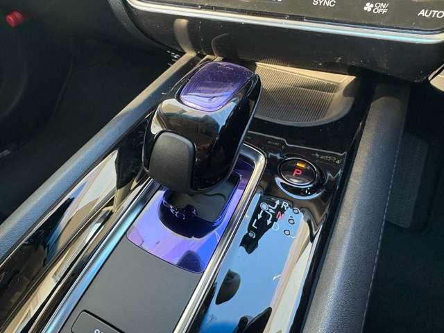 ヴェゼル 1.5ハイブリッドZホンダセンシング 5名 ★純ナビフルセグ★レーダークルーズ★バックカメラ★ETC★LEDヘッドライト★ハーフレザーシート★シートヒーター★衝突軽減★レーンキープ★ルーフレール★横滑り防止★(12枚目)