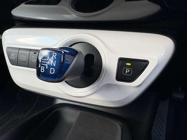 プリウス 1.8Sセーフティ プラス 5名 ★禁煙車★衝突軽減★レーンキープ★ACC★SSDナビ★スマートキー★Bモニター★LEDヘッドライト★(12枚目)