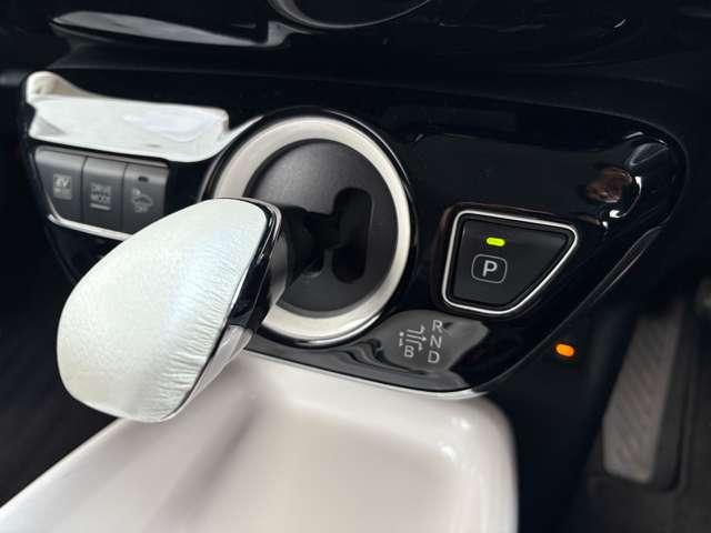 プリウス １．８Ａプレミアム　ツーリングセレクション　５名　★禁煙車★モデリスタエアロ★ＬＥＤヘッドライト★ＳＳＤナビ★フルセグ★ＥＴＣ★Ｂカメラ★黒革★シートヒーター★レーンキープ★（13枚目）
