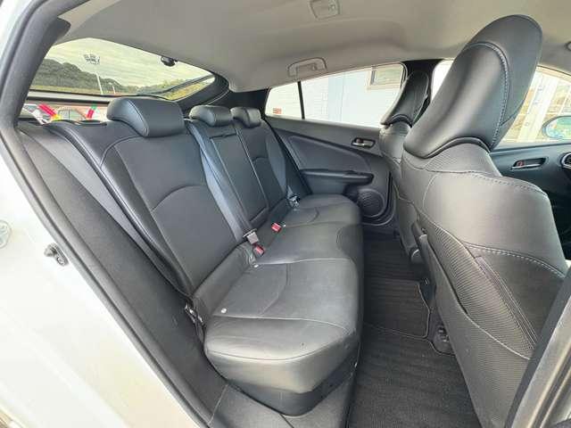 プリウス １．８Ａプレミアム　ツーリングセレクション　５名　★禁煙車★モデリスタエアロ★ＬＥＤヘッドライト★ＳＳＤナビ★フルセグ★ＥＴＣ★Ｂカメラ★黒革★シートヒーター★レーンキープ★（29枚目）